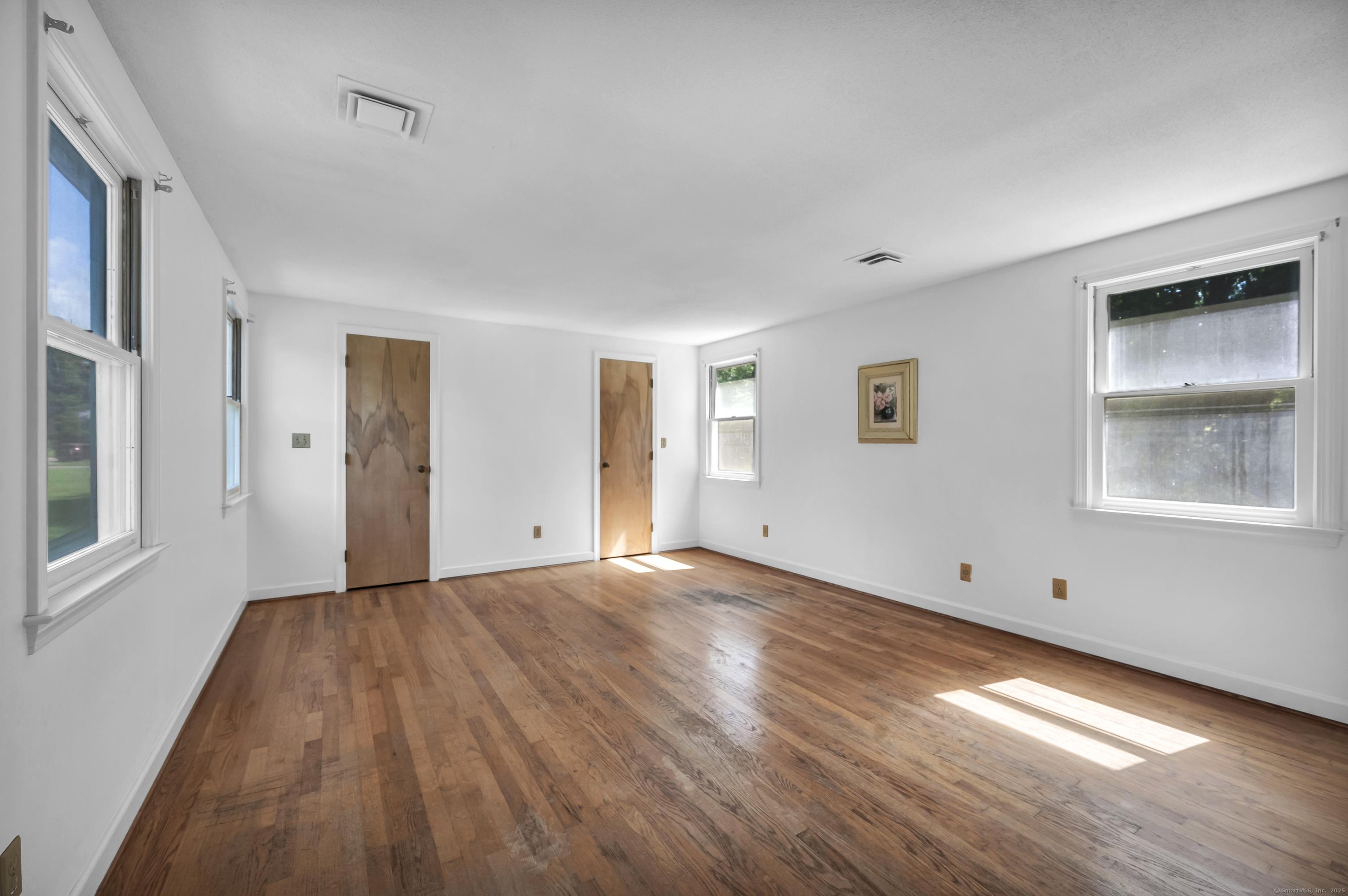 Wallingford, Connecticut 06492, United States, 4 Bedrooms Bedrooms, ,3 BathroomsBathrooms,Residential,Active,240107