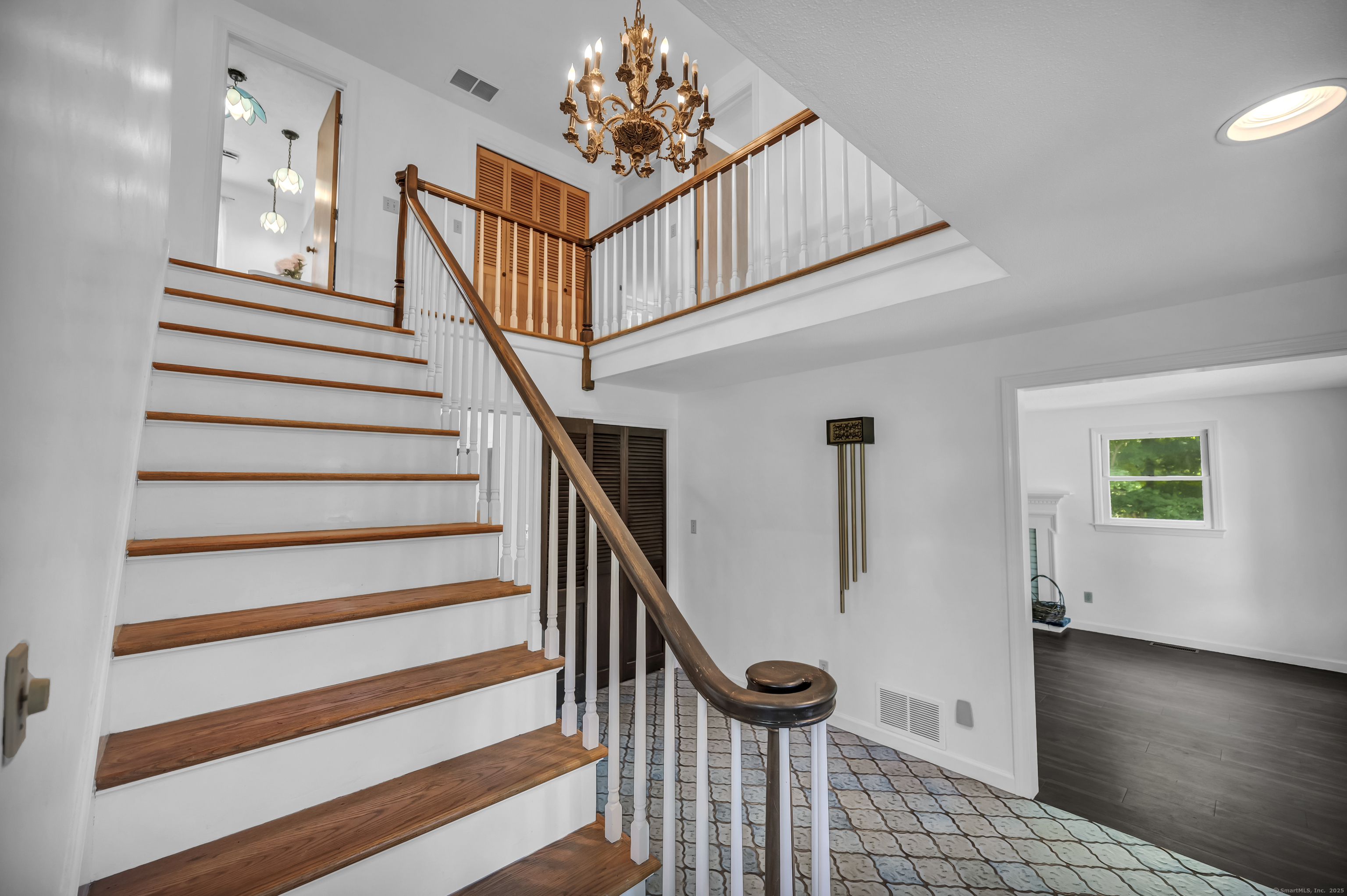 Wallingford, Connecticut 06492, United States, 4 Bedrooms Bedrooms, ,3 BathroomsBathrooms,Residential,Active,240107