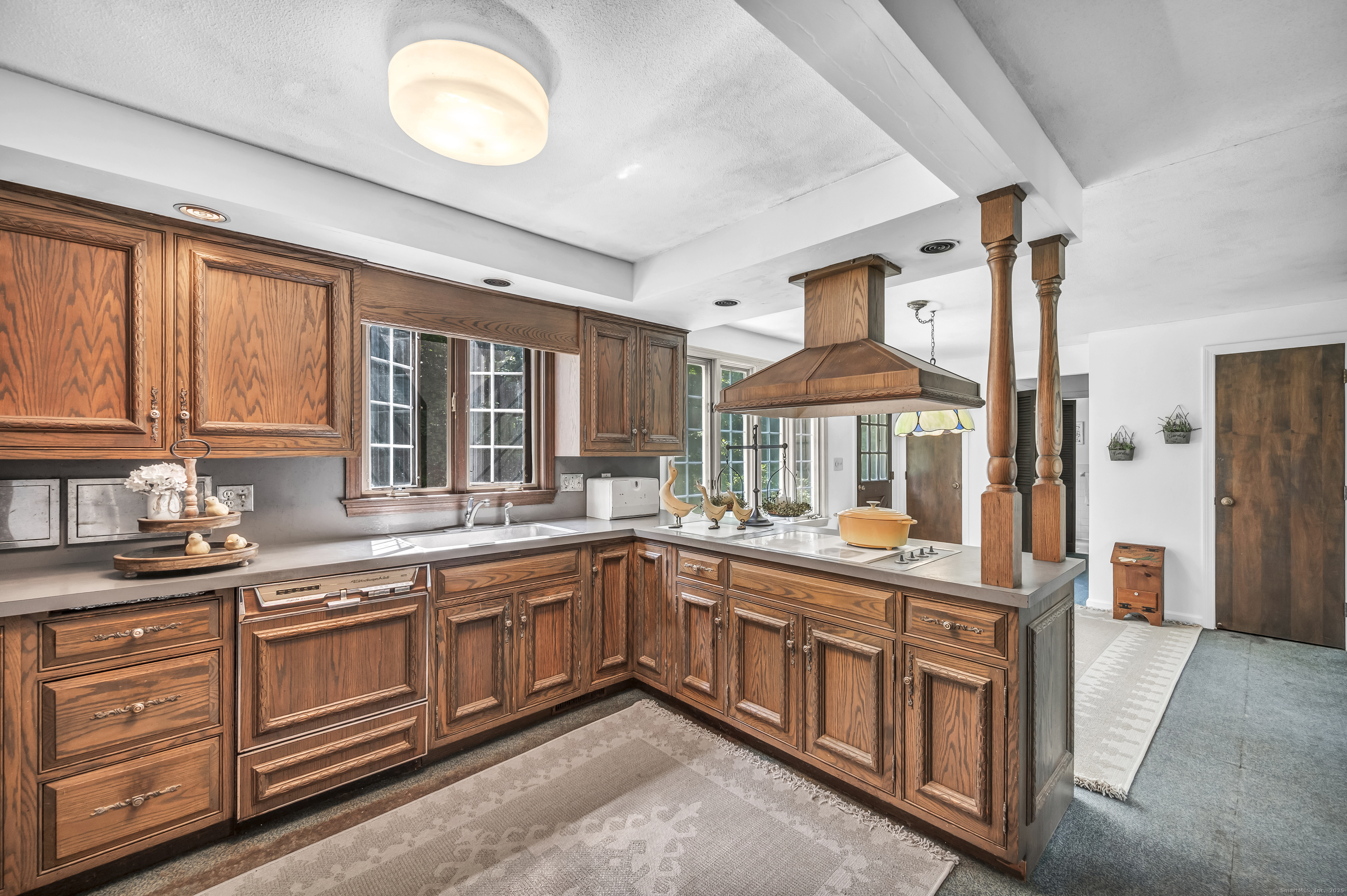 Wallingford, Connecticut 06492, United States, 4 Bedrooms Bedrooms, ,3 BathroomsBathrooms,Residential,Active,240107