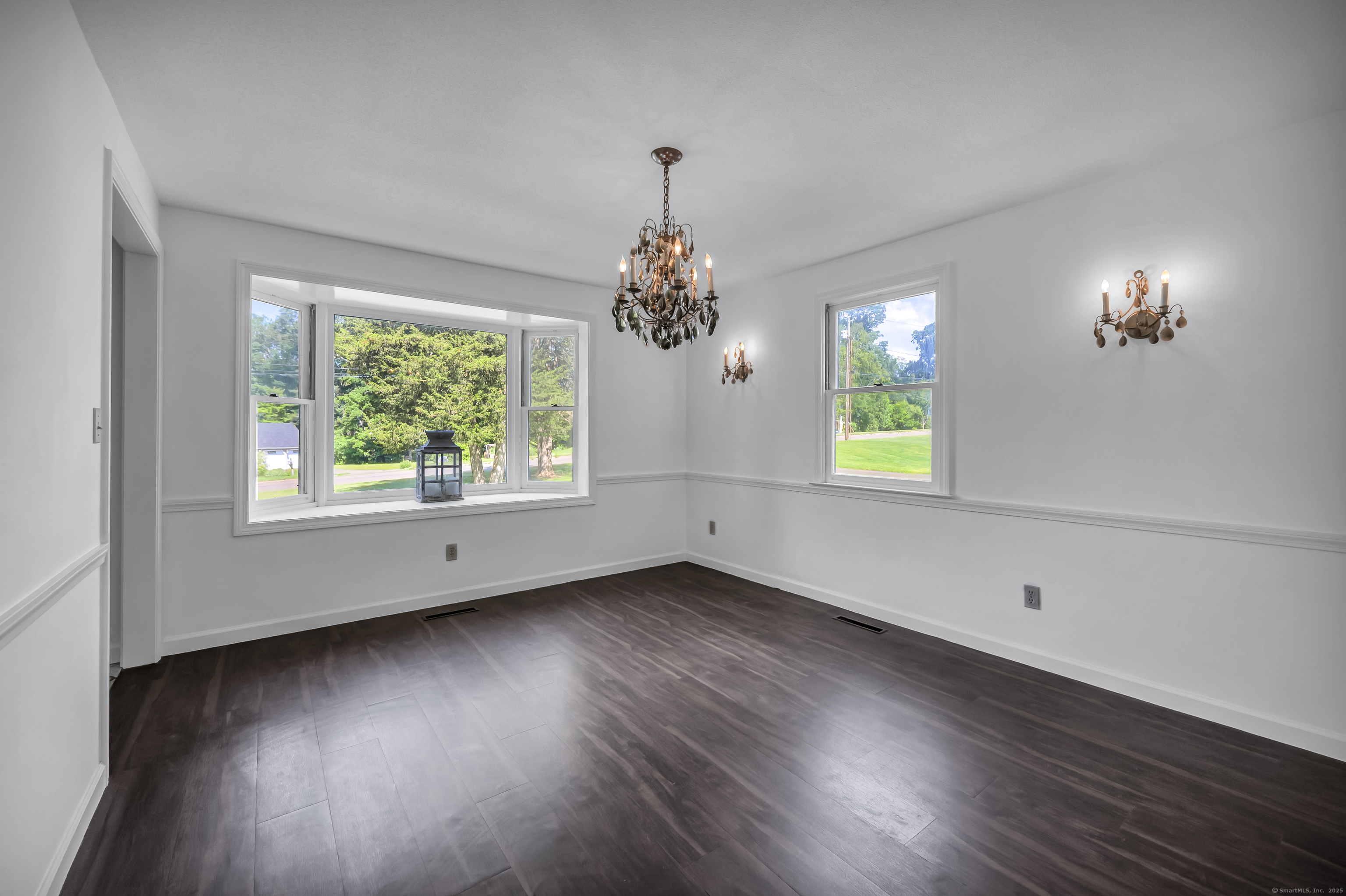 Wallingford, Connecticut 06492, United States, 4 Bedrooms Bedrooms, ,3 BathroomsBathrooms,Residential,Active,240107