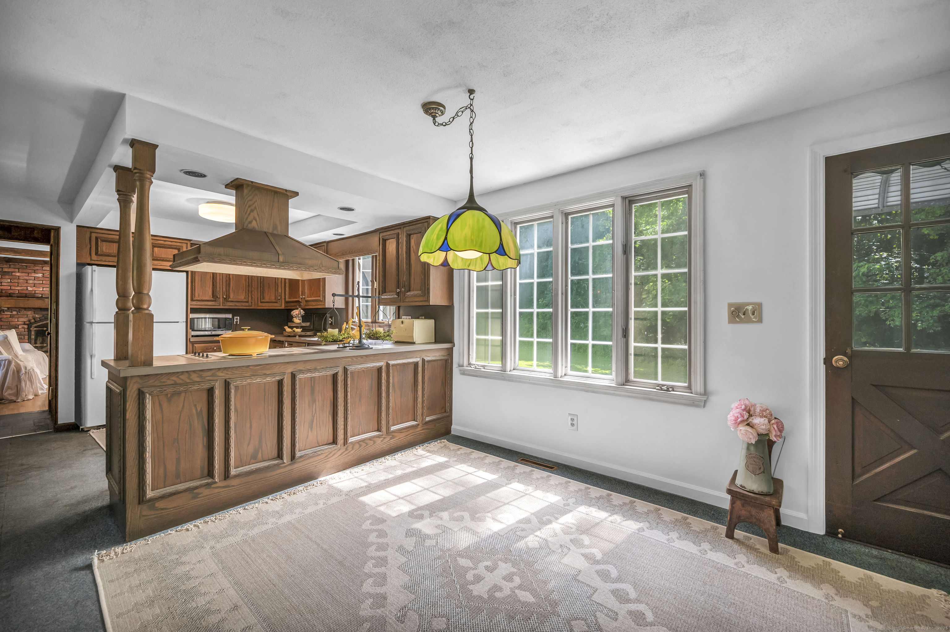 Wallingford, Connecticut 06492, United States, 4 Bedrooms Bedrooms, ,3 BathroomsBathrooms,Residential,Active,240107