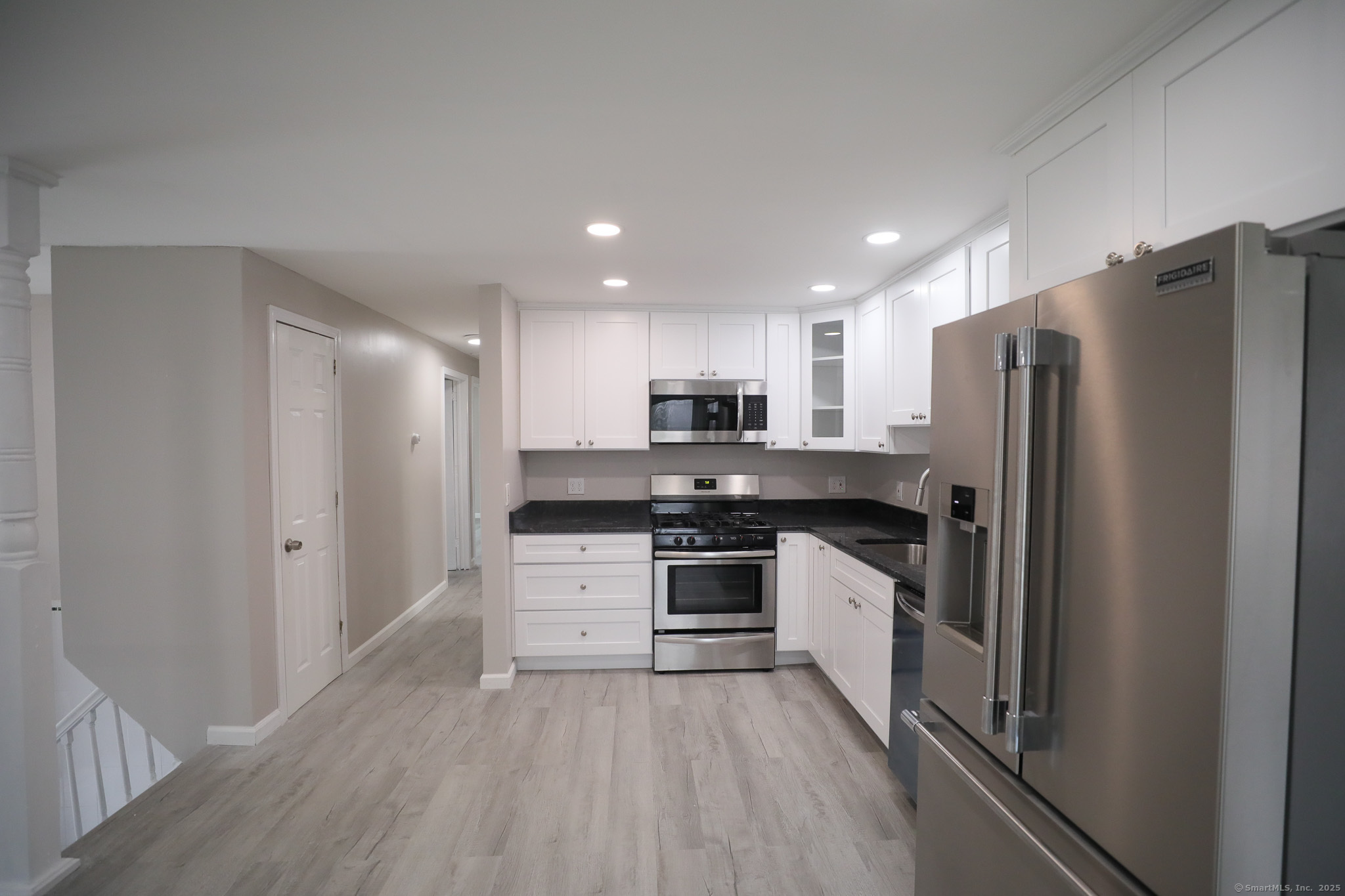 18 Jefferson Lane, East Hartford, Connecticut image 3