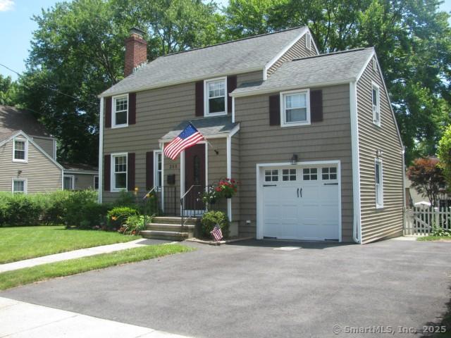 Rental Property at 285 Reeds Lane, Stratford, Connecticut - Bedrooms: 3 
Bathrooms: 2 
Rooms: 7  - $3,600 MO.