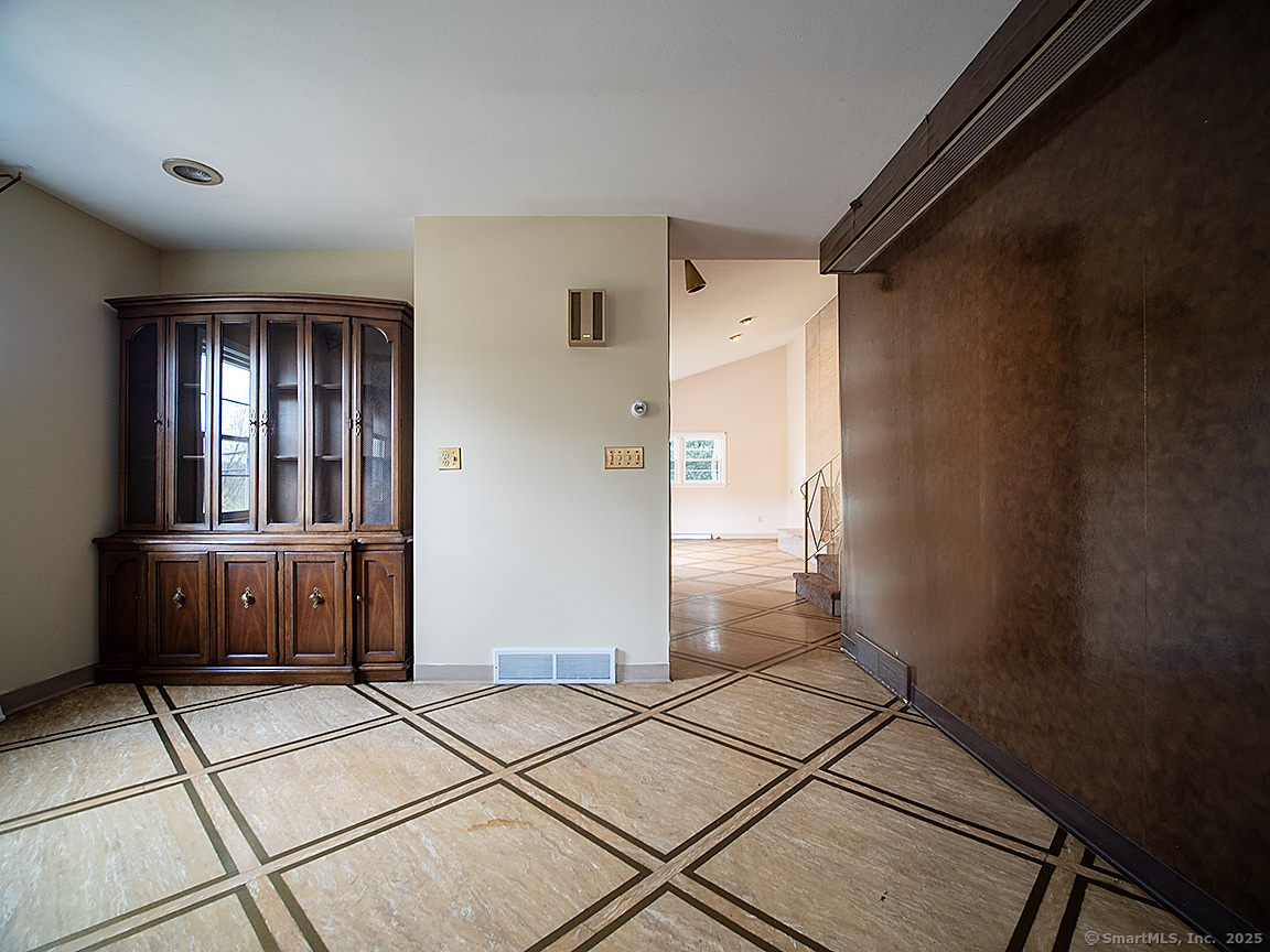 32 Lawncrest Road, New Haven, Connecticut image 10