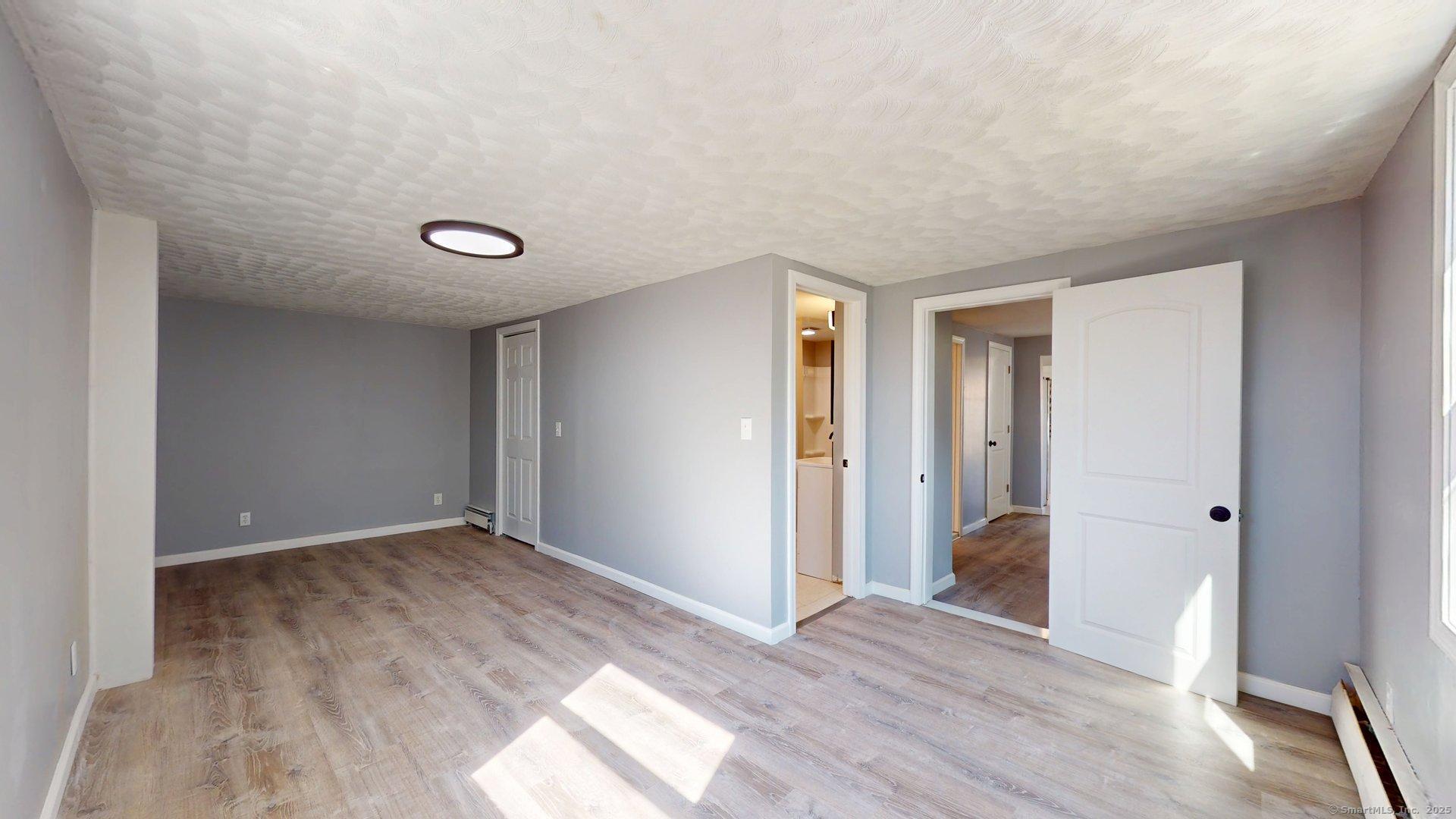 102 S Water Street, East Windsor, Connecticut image 17