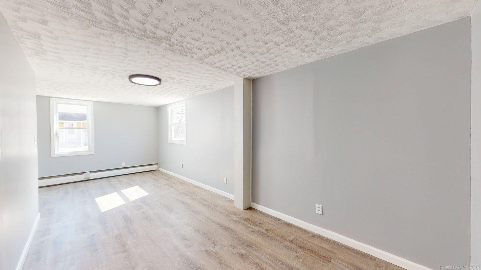 102 S Water Street, East Windsor, Connecticut image 14