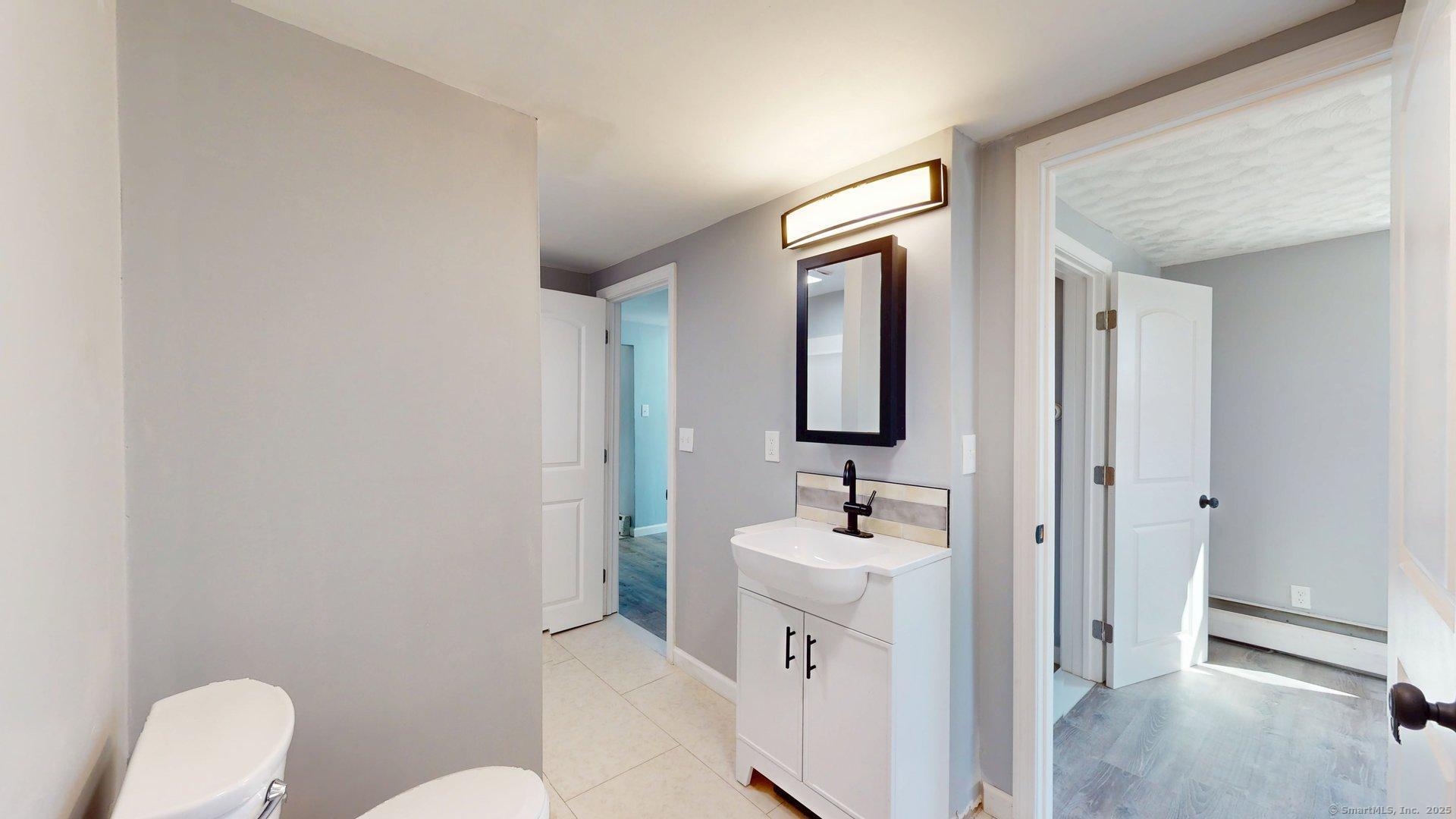 102 S Water Street, East Windsor, Connecticut image 21