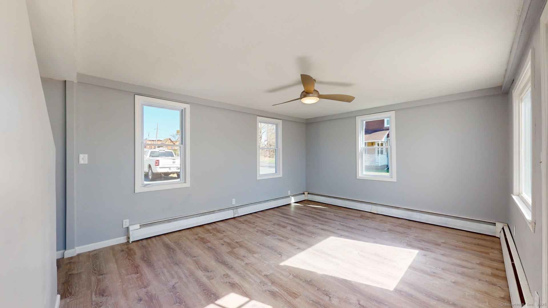102 S Water Street, East Windsor, Connecticut image 18