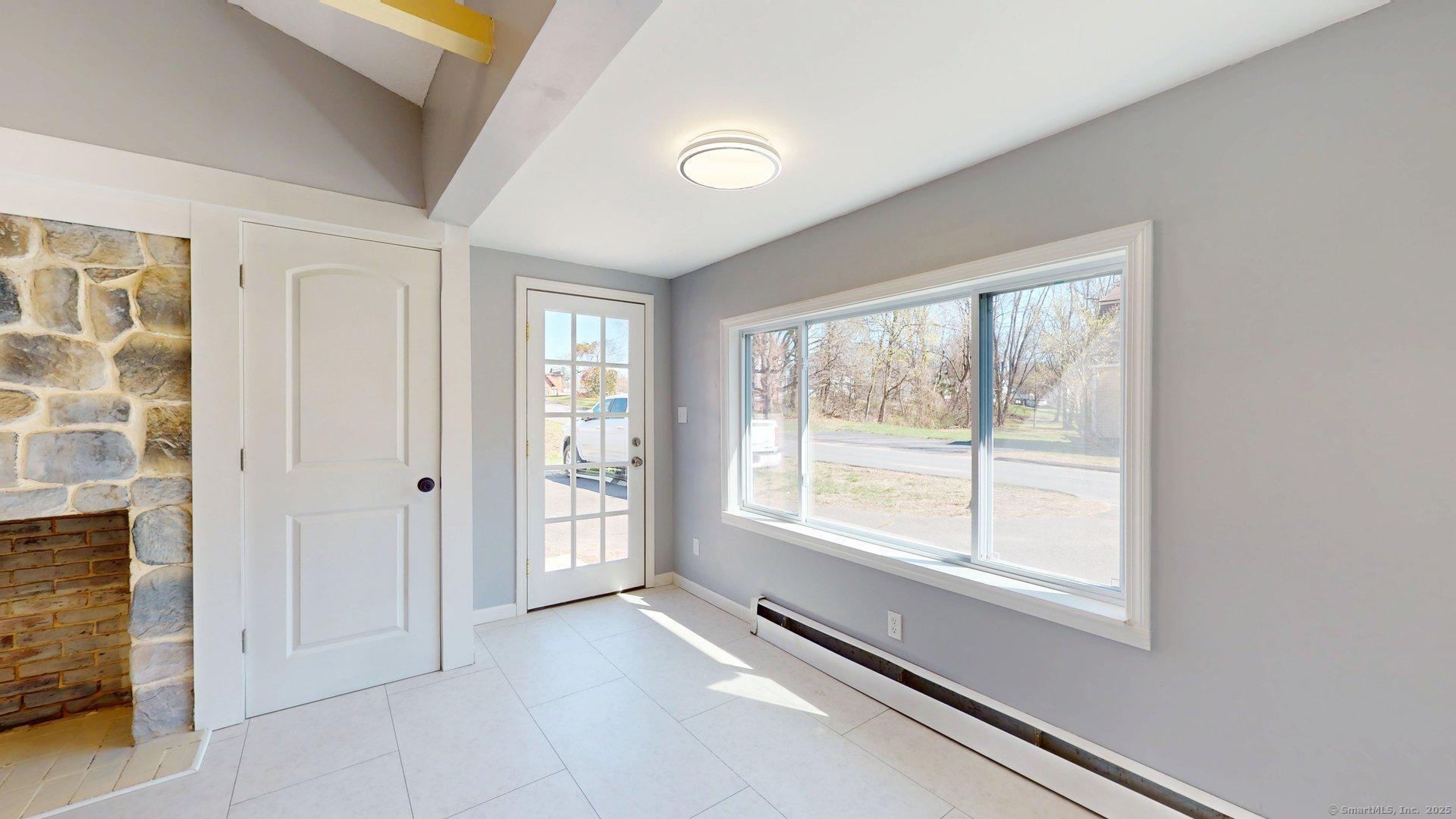 102 S Water Street, East Windsor, Connecticut image 10