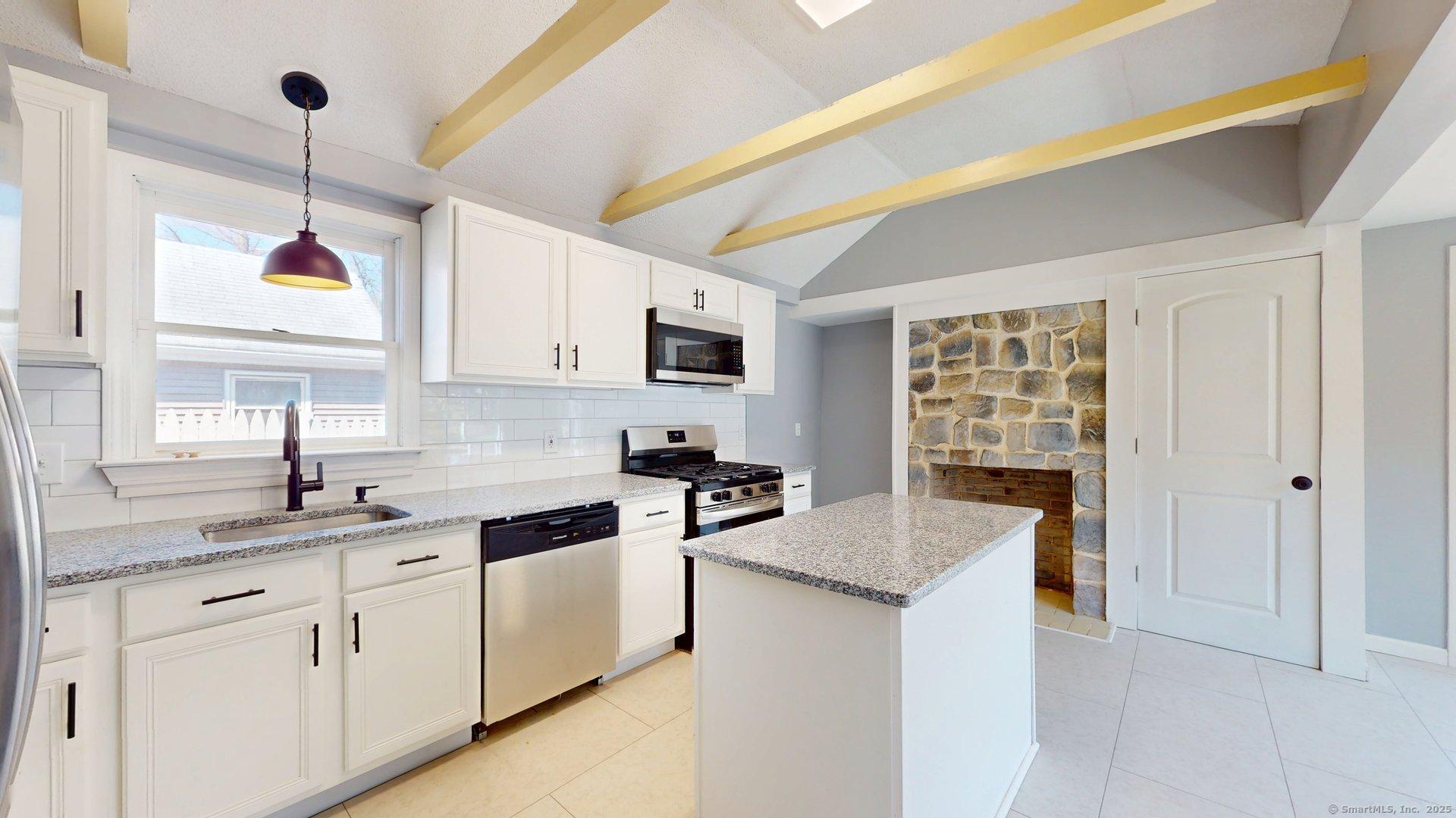 102 S Water Street, East Windsor, Connecticut image 9