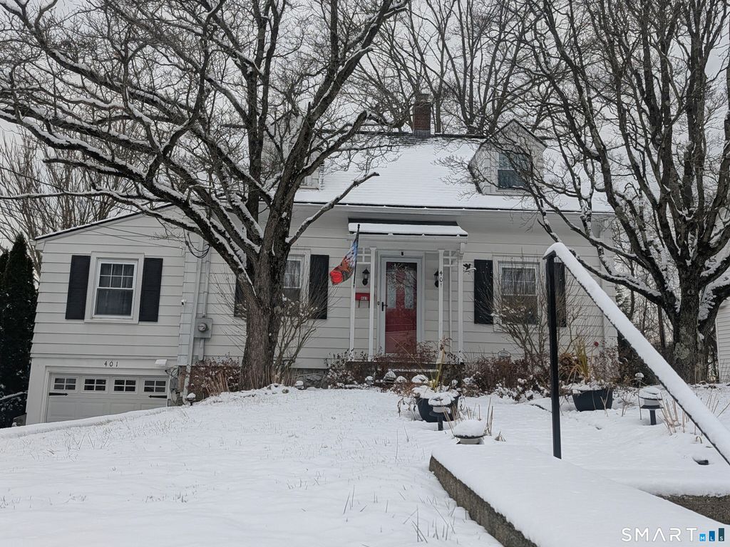 Photo of 401 Frost Road, Waterbury, CT 06705 (MLS # 24144003)