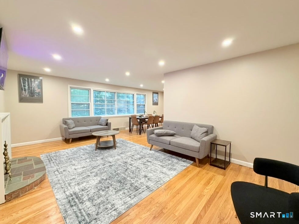 1 Long Hill Terrace