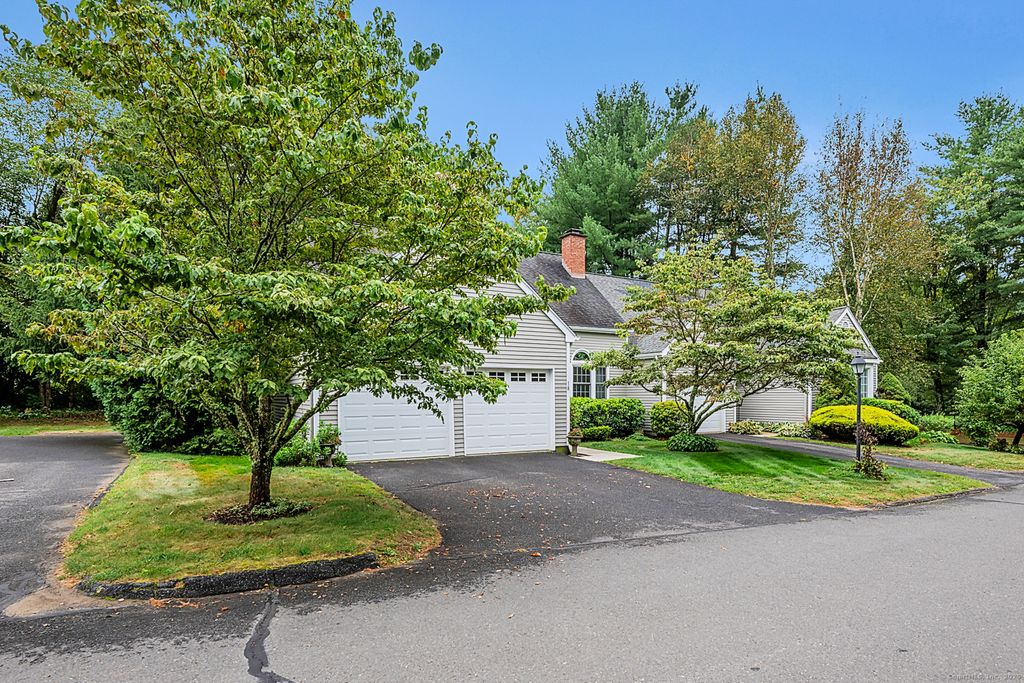 Photo of 18 Woodbury Hill #18, Woodbury, CT 06798 (MLS # 24133803)