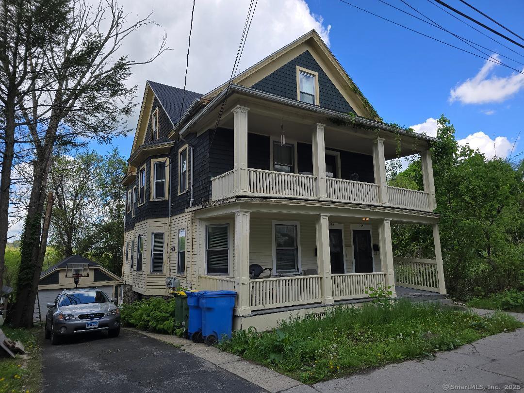 Property for Sale at Lincoln Street, Waterbury, Connecticut - Bedrooms: 4 
Bathrooms: 2 
Rooms: 10  - $324,900