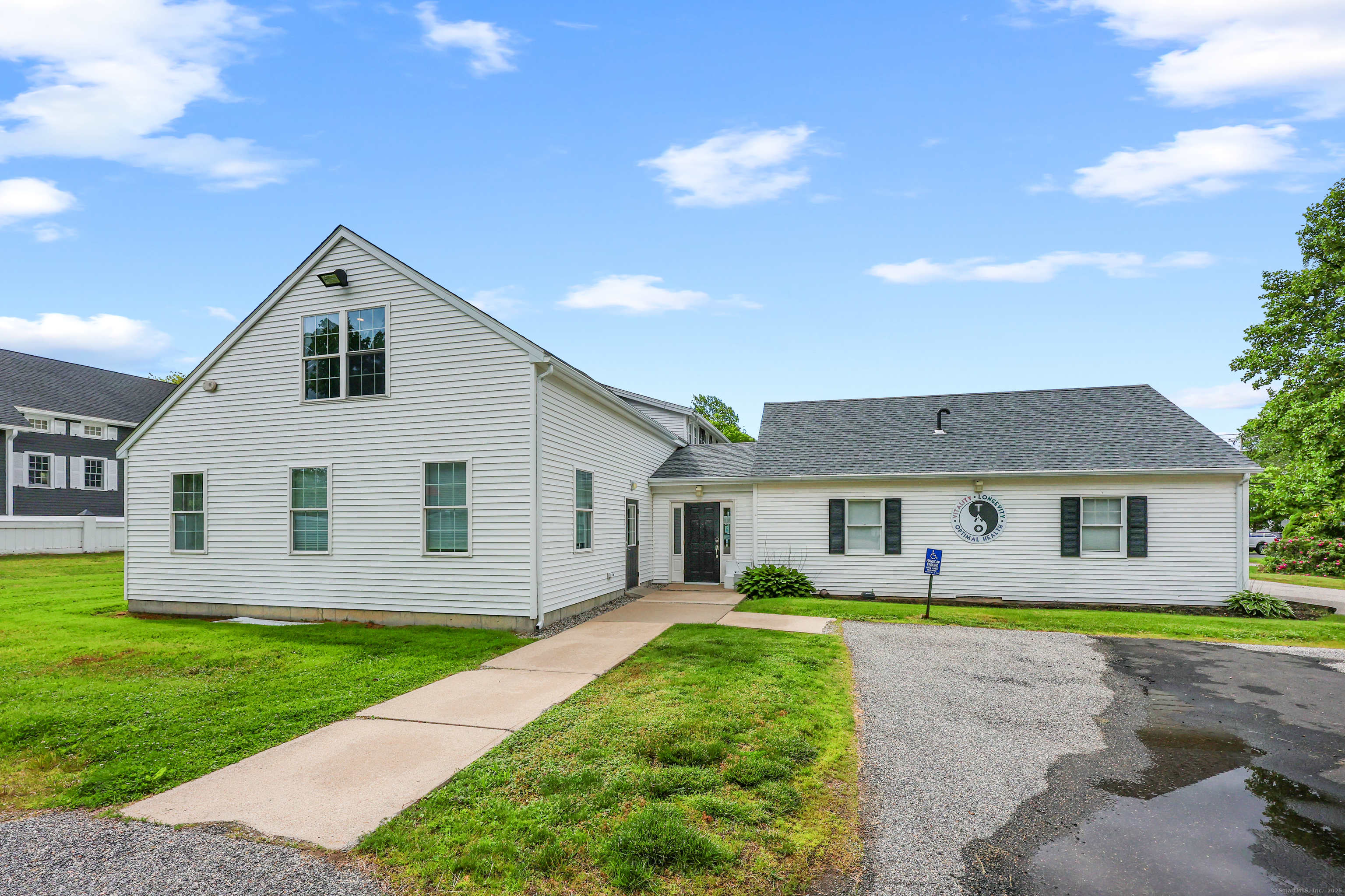 27 Main Street