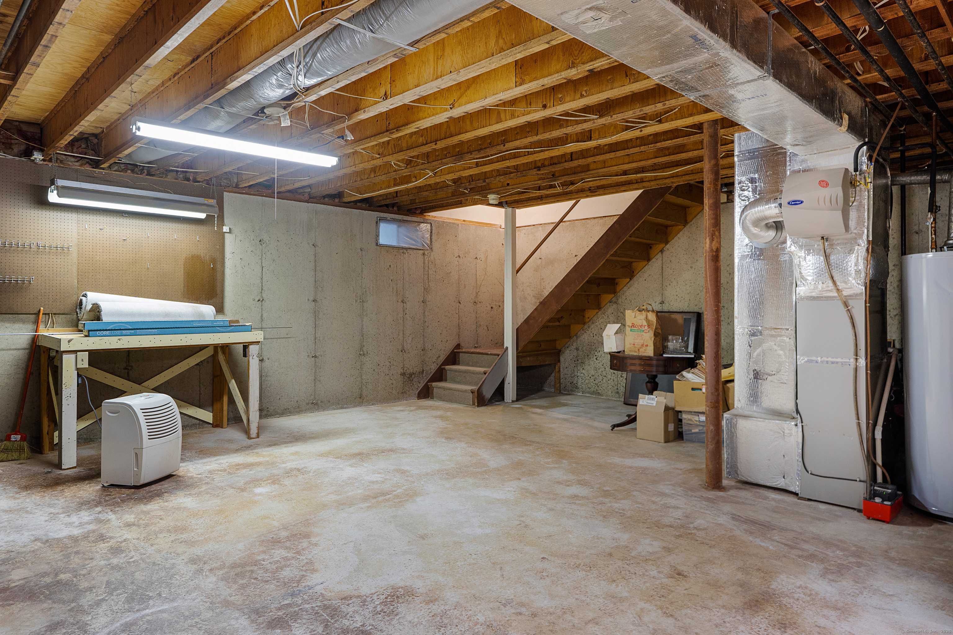 Farmington, Connecticut 06032, United States, 2 Bedrooms Bedrooms, ,3 BathroomsBathrooms,Residential,Active,206009