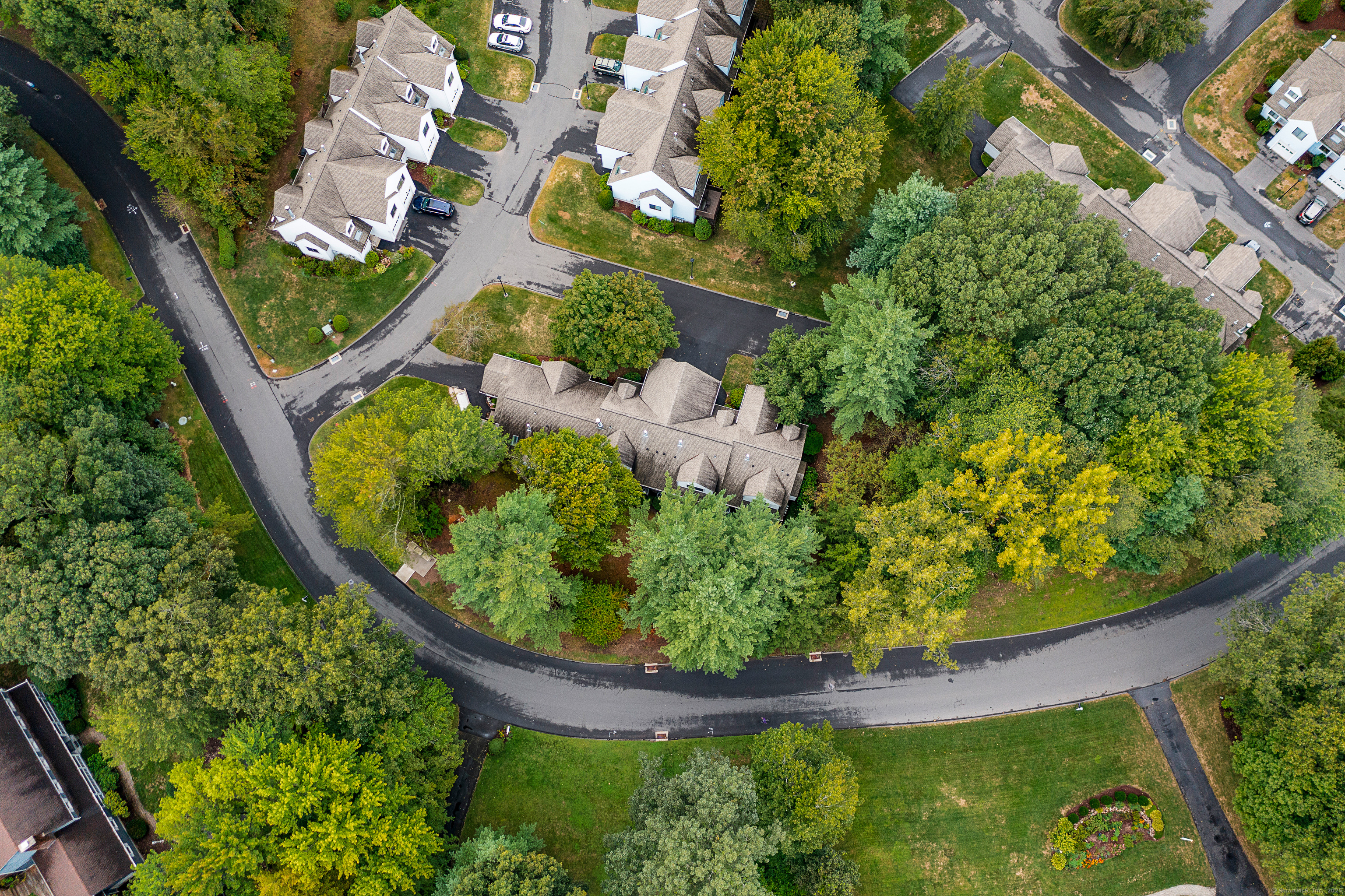 Farmington, Connecticut 06032, United States, 2 Bedrooms Bedrooms, ,3 BathroomsBathrooms,Residential,Active,206009