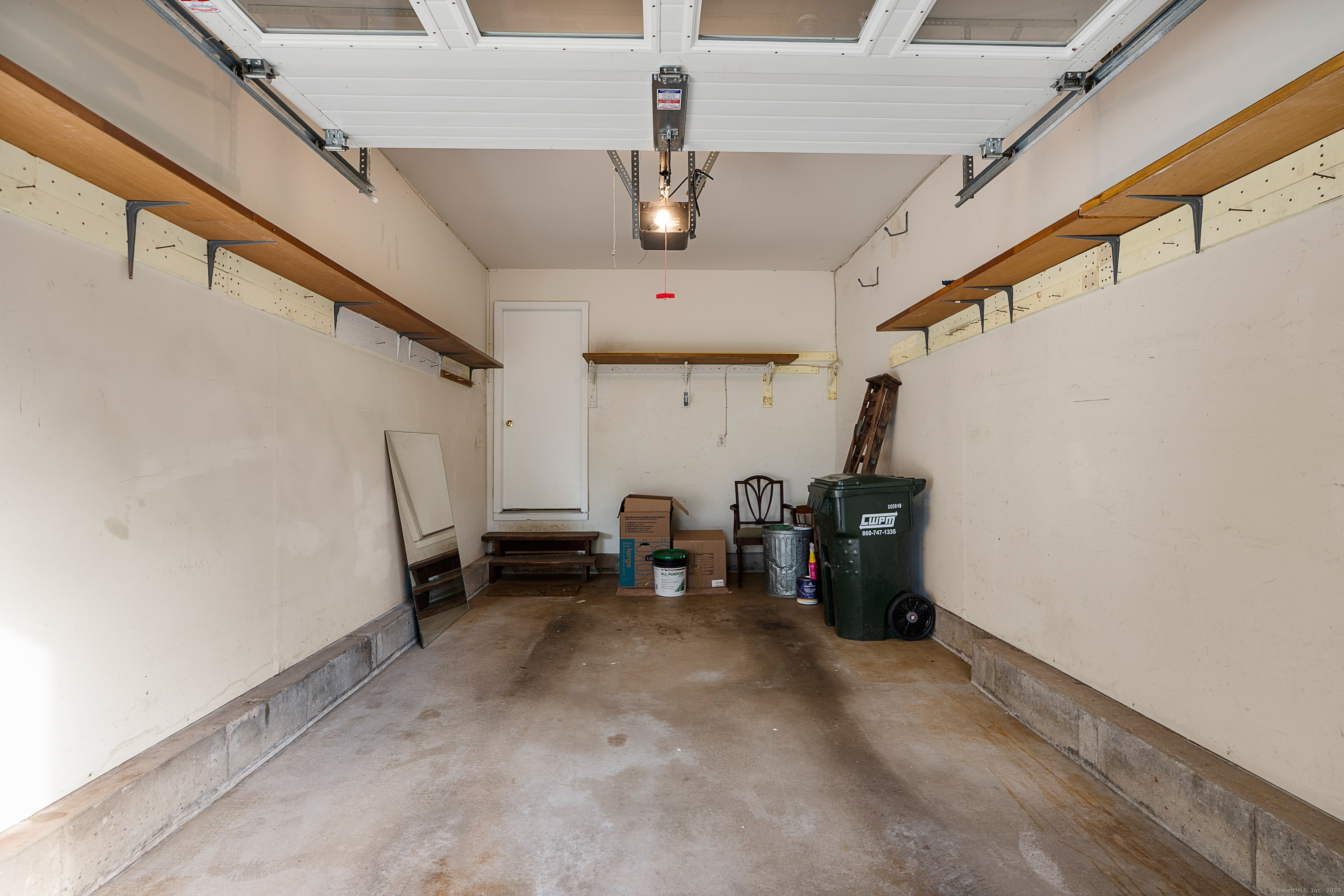 Farmington, Connecticut 06032, United States, 2 Bedrooms Bedrooms, ,3 BathroomsBathrooms,Residential,Active,206009