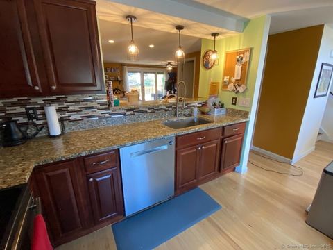 15 Clubhouse Drive 15 Cromwell CT 06416