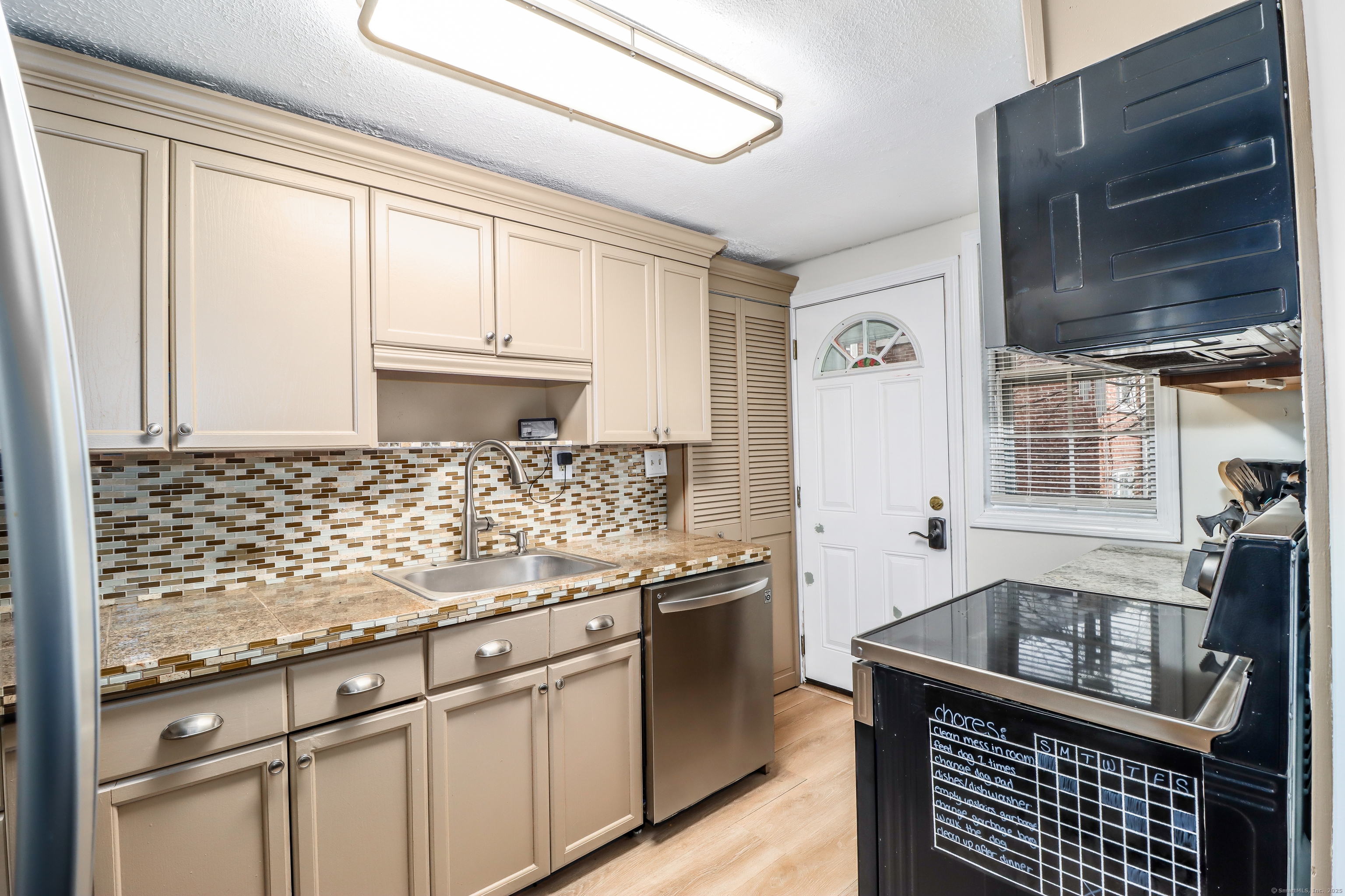 23 Kohanza Street #23, Danbury, Connecticut image 11