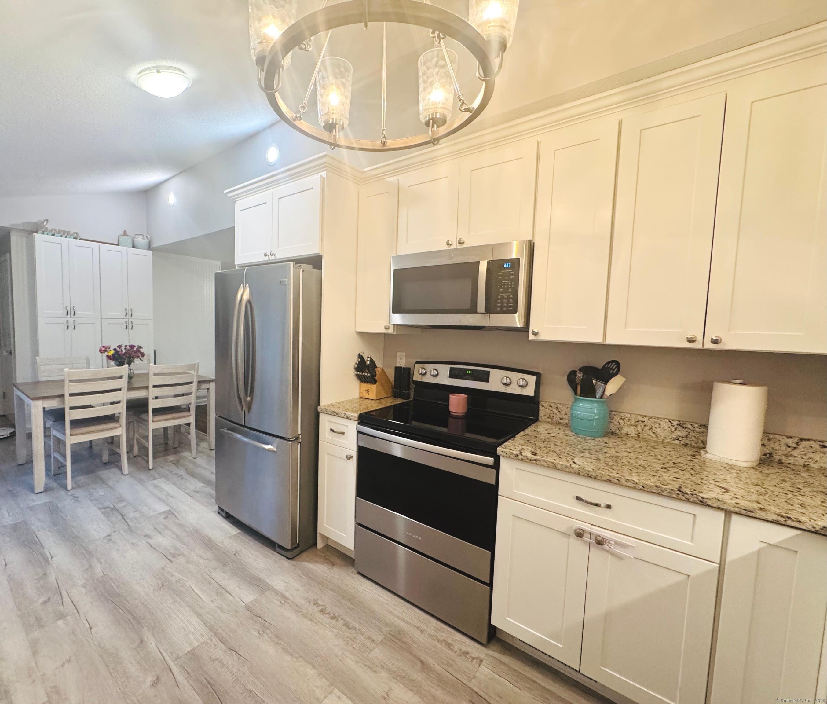257 Manor Road, Southington, Connecticut image 4
