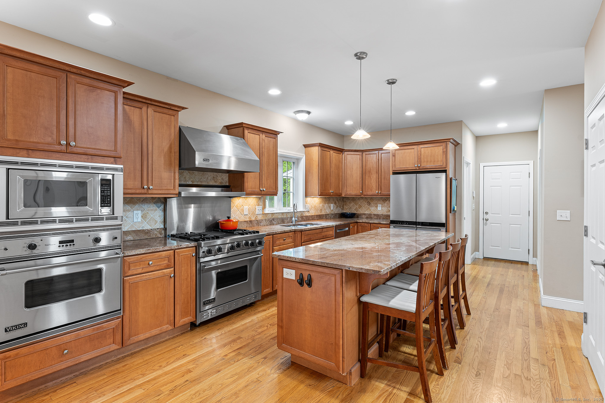 11 Aldo Drive, Woodbridge, Connecticut image 2