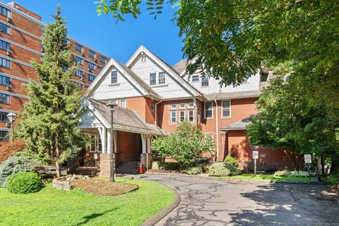 Photo of 19 Woodland Street #14, Hartford, CT 06111 (MLS # 24147656)