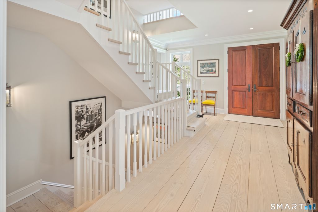 Photo of 24 Llewellyn Drive, New Canaan, CT 06840 (MLS # 24166713)