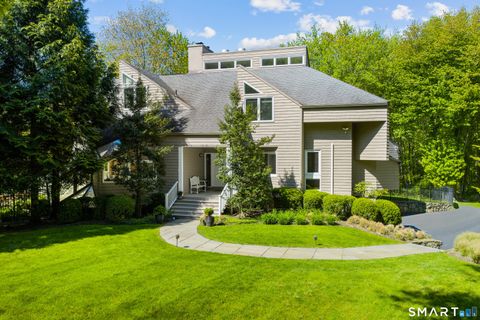 Photo of 2 Sleepy Hollow Road, New Canaan, CT 06840 (MLS # 24166322)