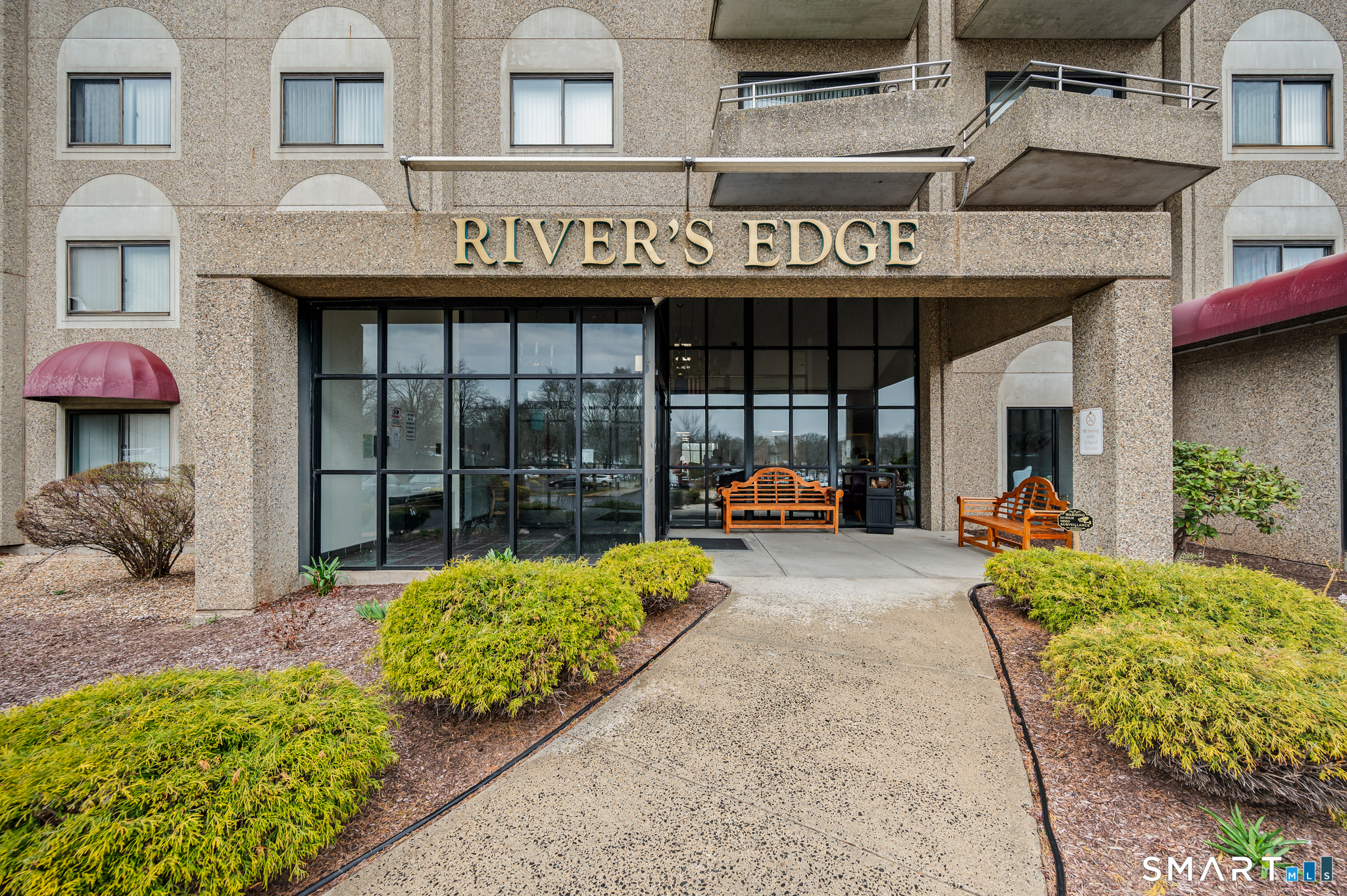 111 Dekoven Drive 703