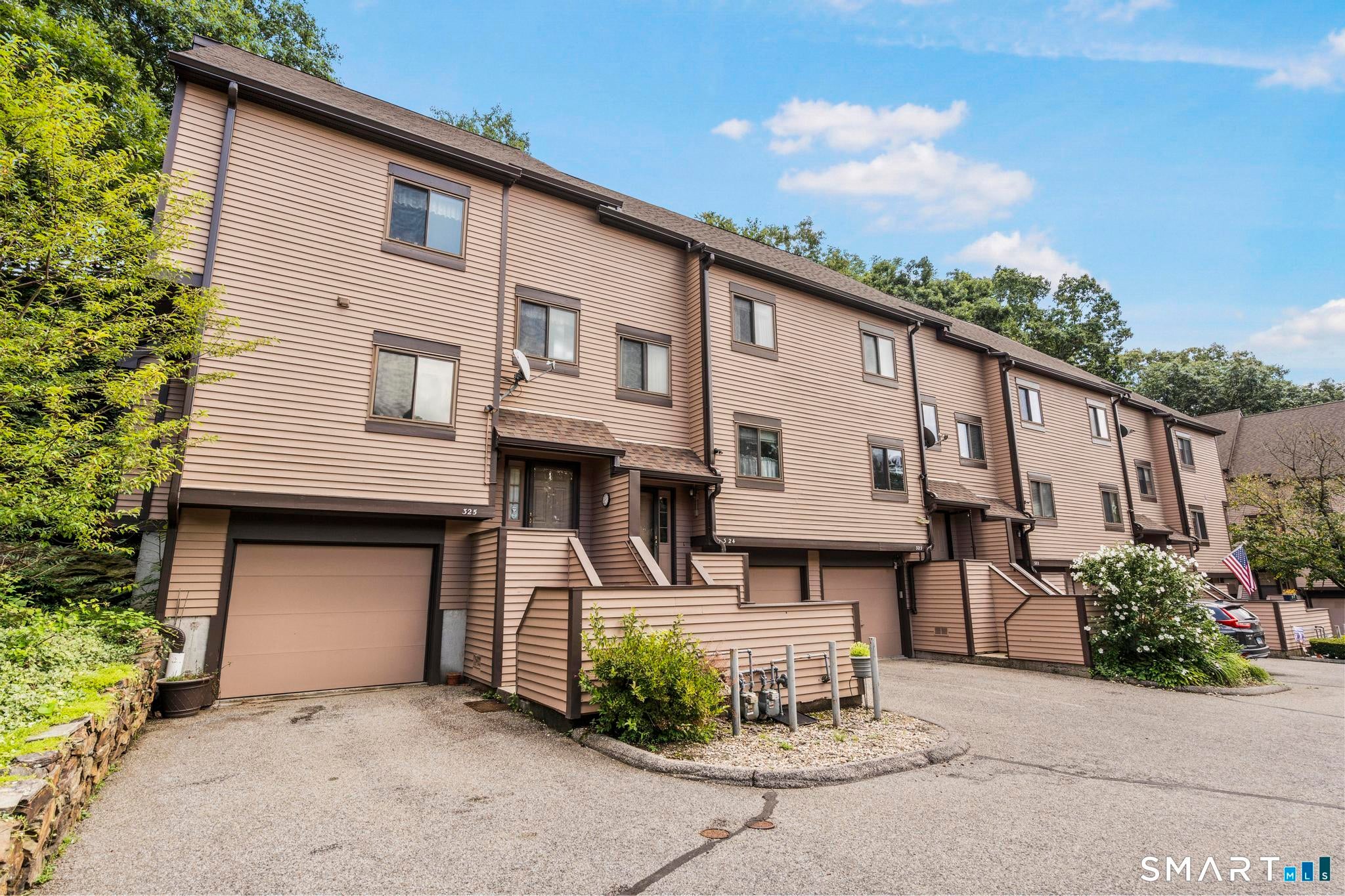 196 New Haven Avenue 325