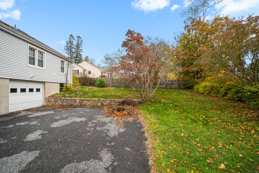 Photo of 5 Wiemes Court, Waterford, CT 06385 (MLS # 24137647)