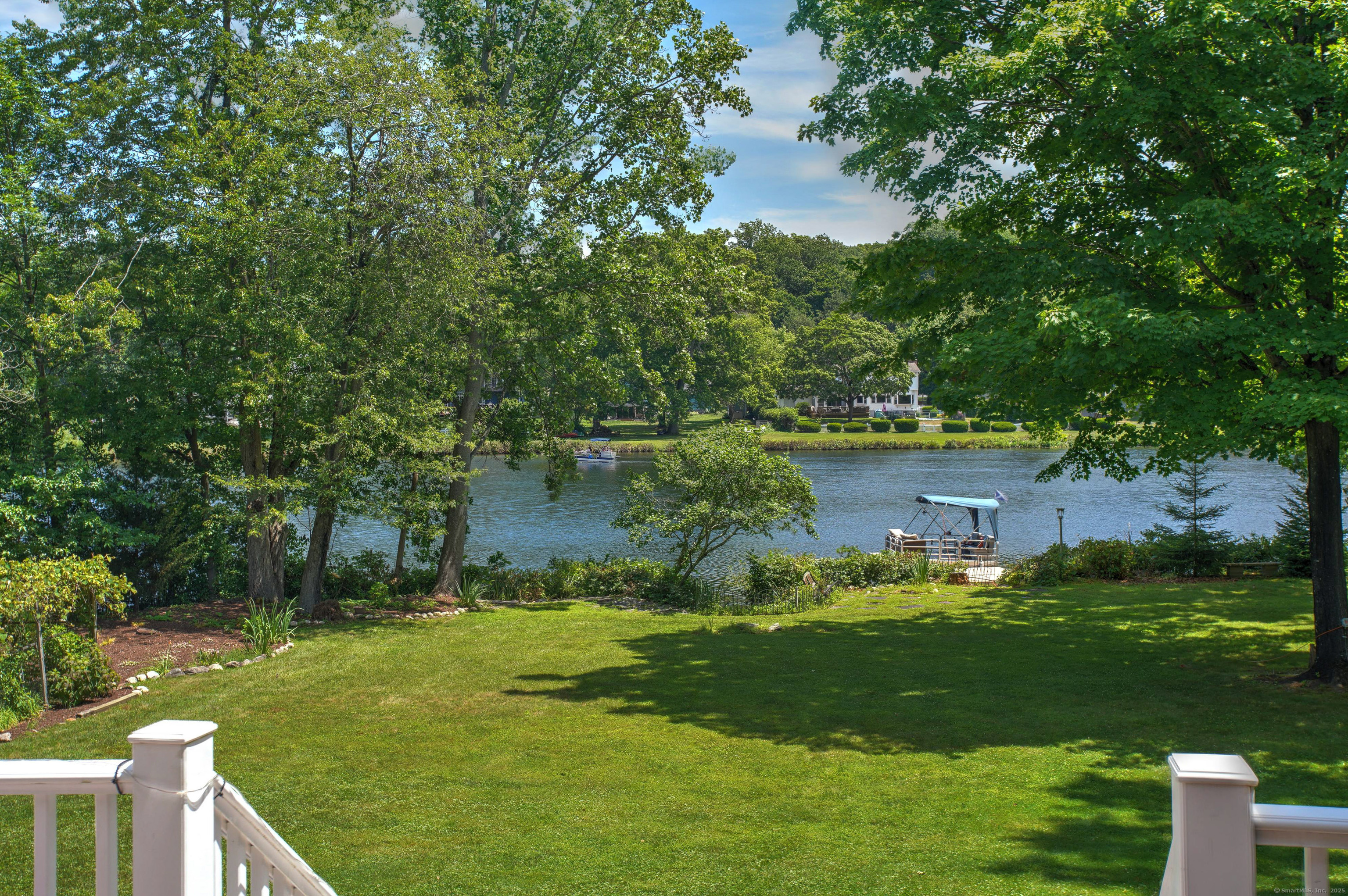 561 Winnepoge Drive