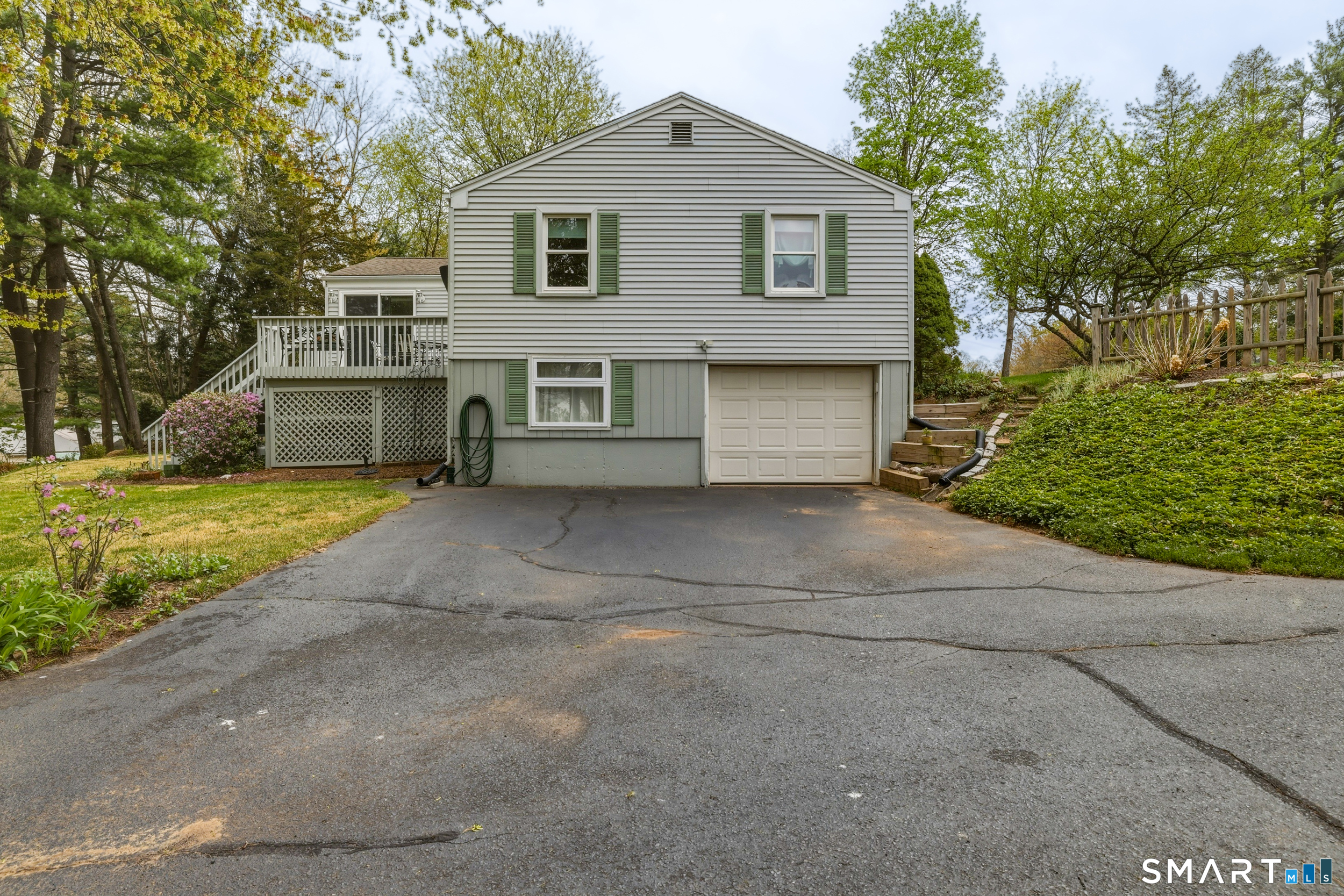 3 Bonnieview Drive