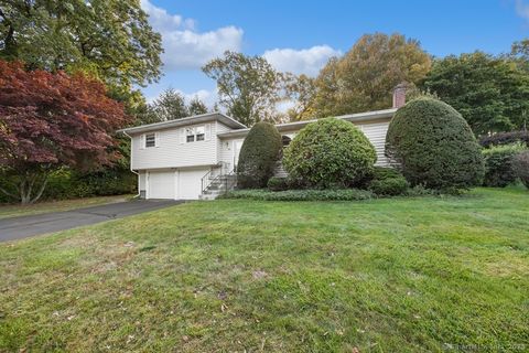 Photo of 310 Parklawn Drive, Waterbury, CT 06708 (MLS # 24133237)