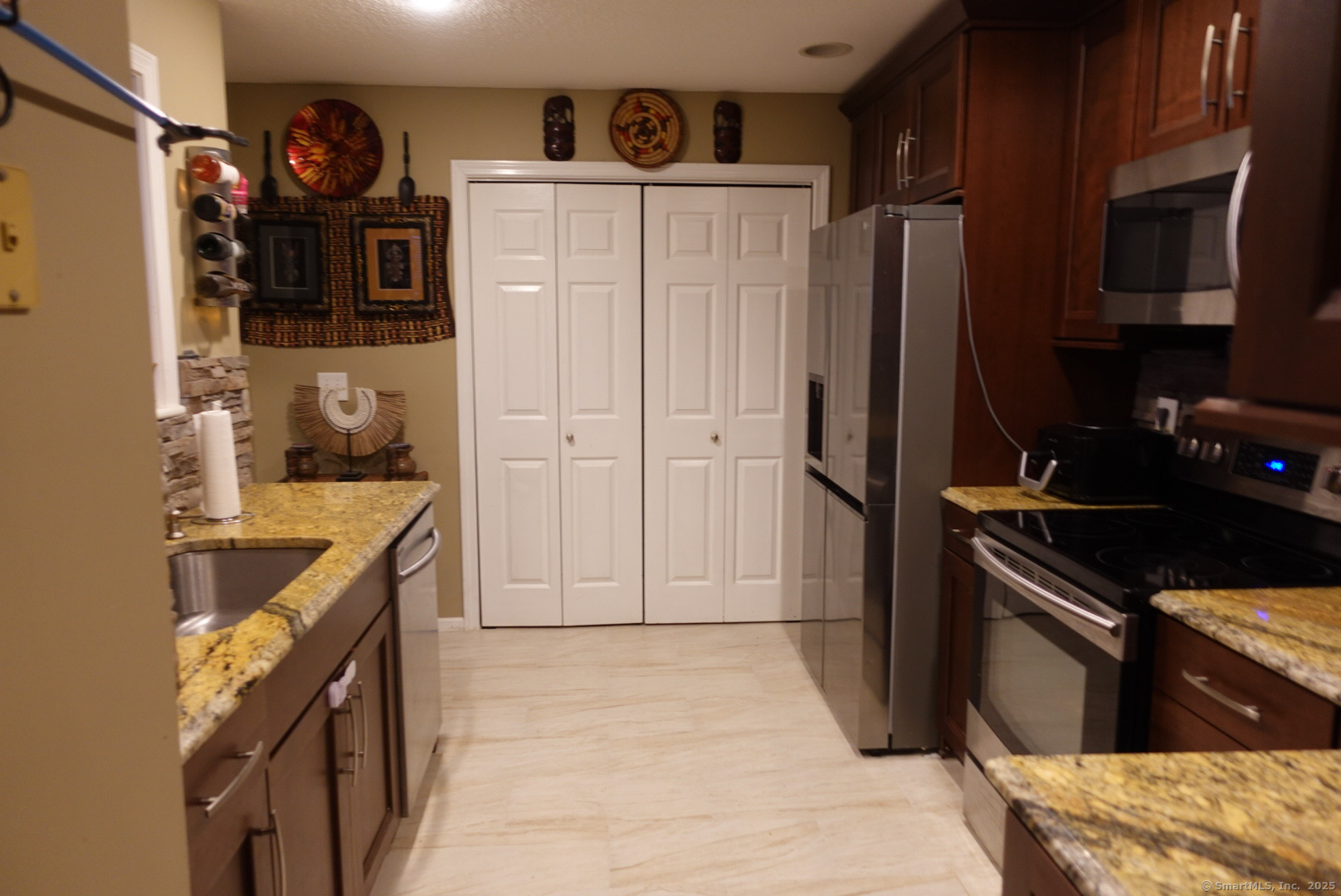 75 Redwood Drive #1306, East Haven, Connecticut image 10