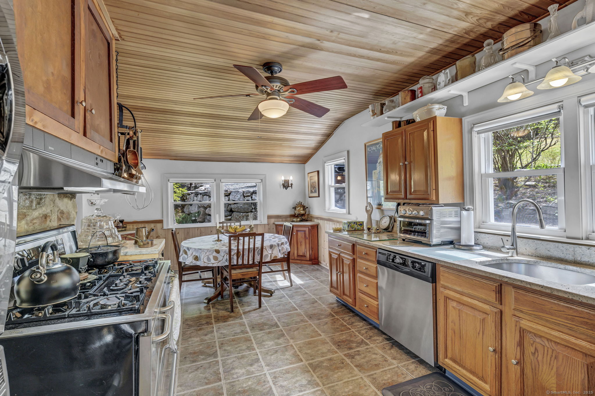 25 Brookbridge Drive, Newtown, Connecticut image 5