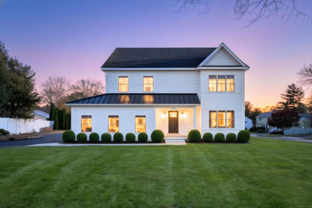 Photo of 359 Reid Street, Fairfield, CT 06824 (MLS # 24138344)