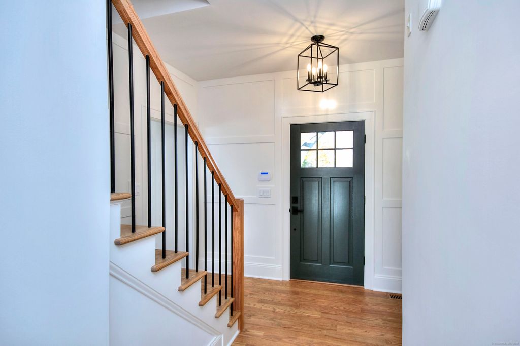 Photo of 359 Reid Street, Fairfield, CT 06824 (MLS # 24138344)