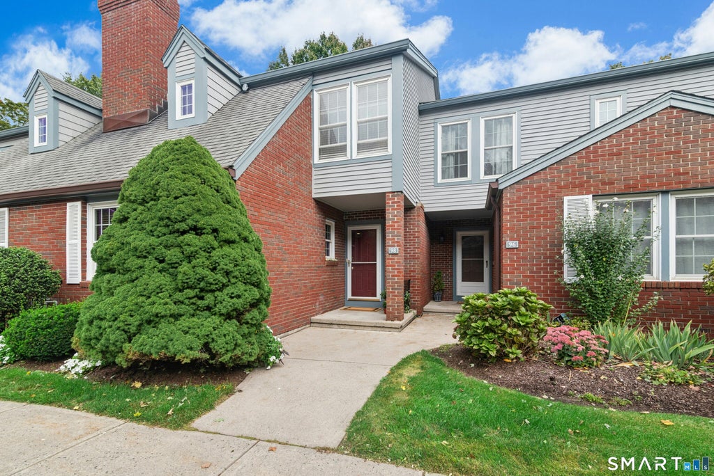 Photo of 98 Roberton Crossing, Fairfield, CT 06825 (MLS # 24203092)