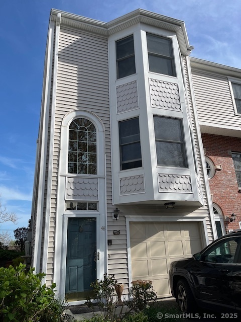 Rental Property at Bywatyr Lane 48, Bridgeport, Connecticut - Bedrooms: 2 
Bathrooms: 3 
Rooms: 6  - $4,800 MO.