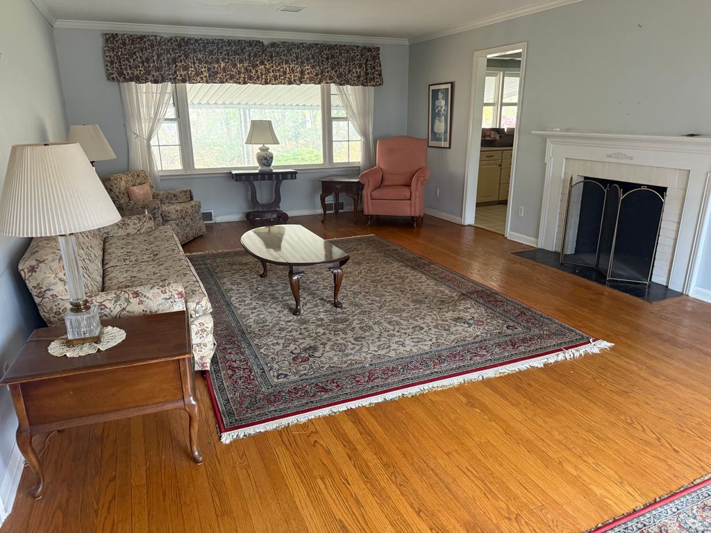 Photo of 8 Nelson Place, Fairfield, CT 06825 (MLS # 24126764)