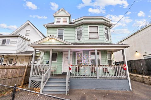 Photo of 865 Iranistan Avenue, Bridgeport, CT 06604 (MLS # 24142565)