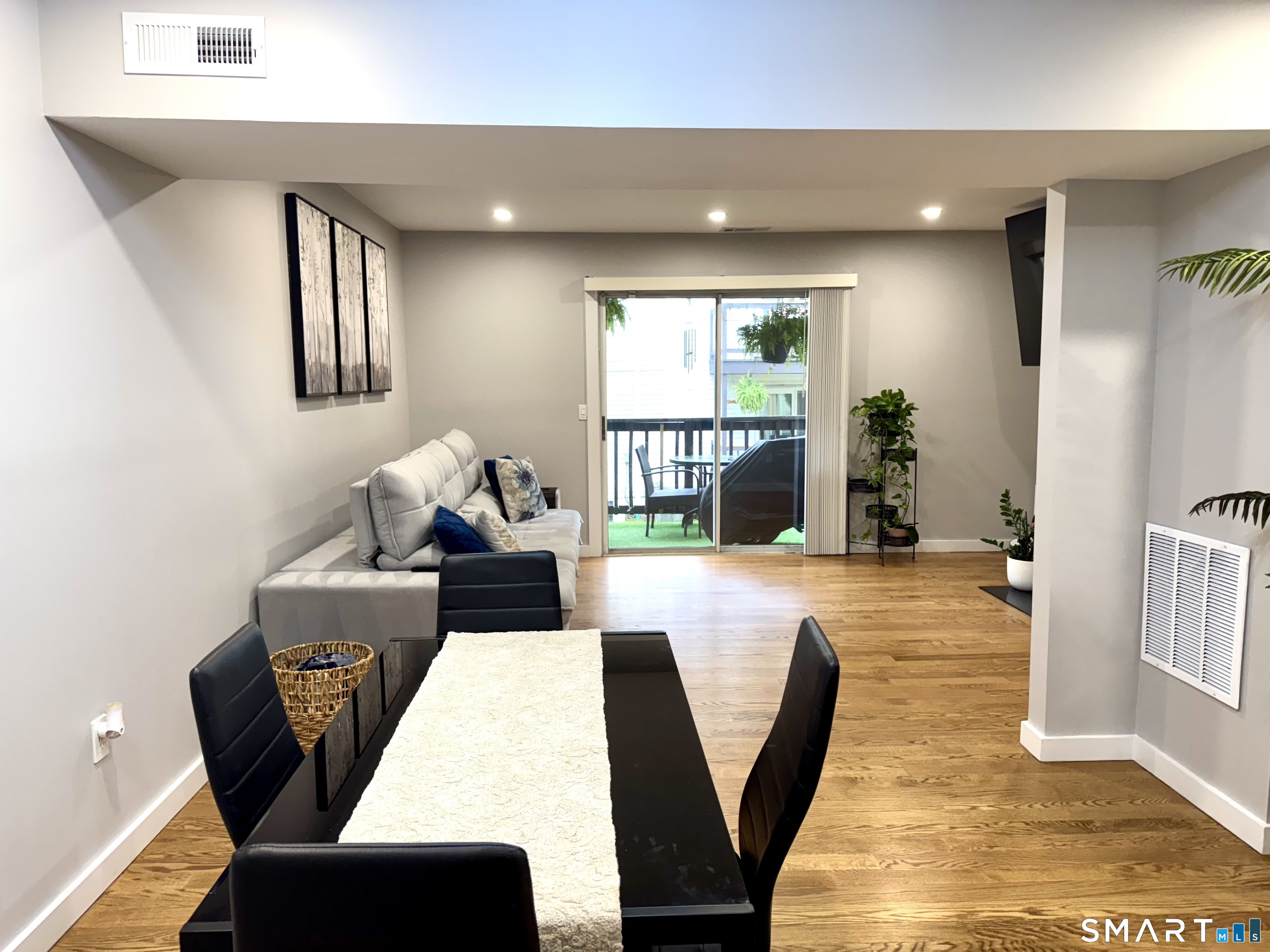 25 Padanaram Road 63
