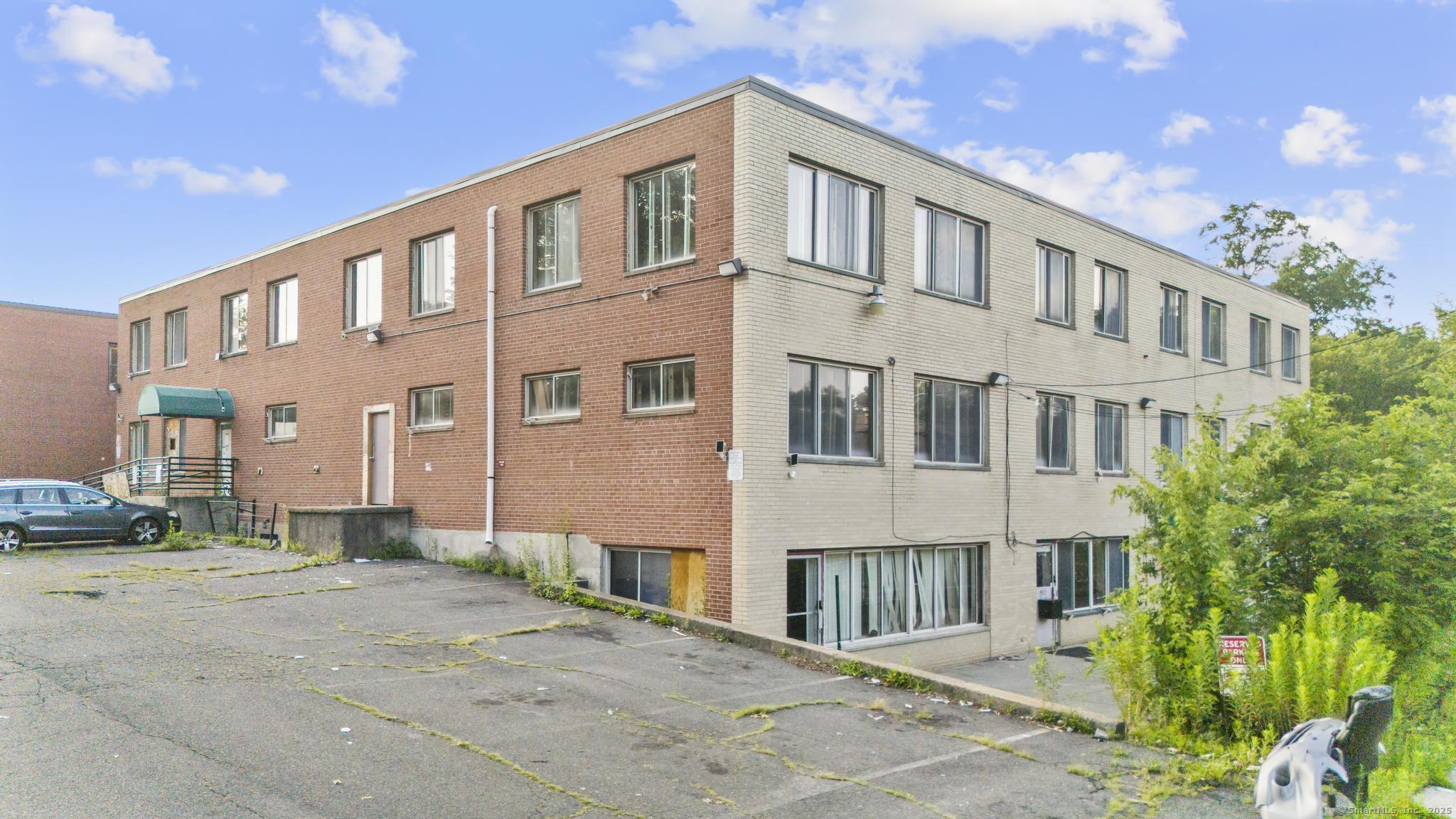 621 Farmington Avenue