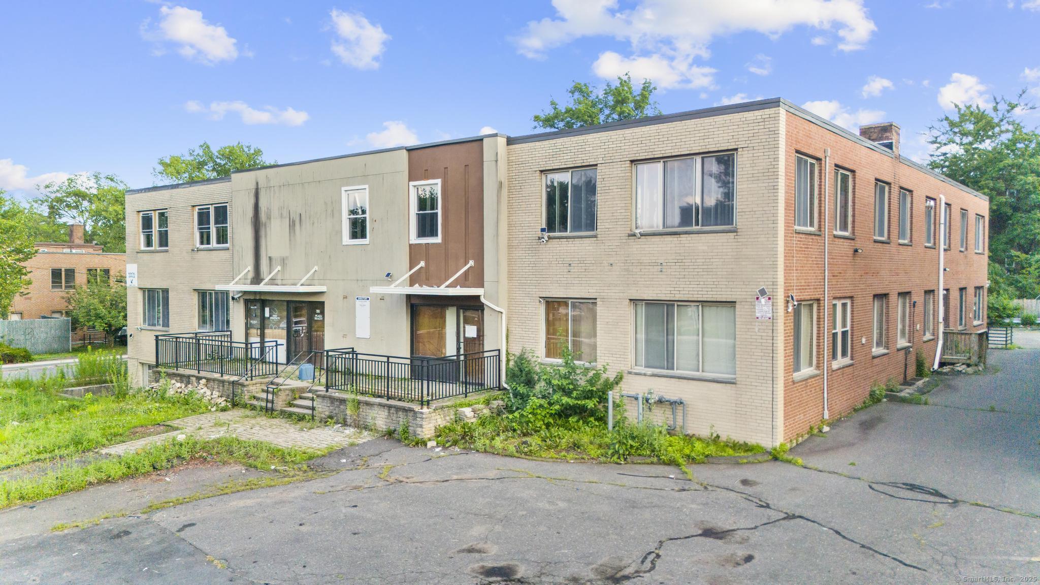 621 Farmington Avenue