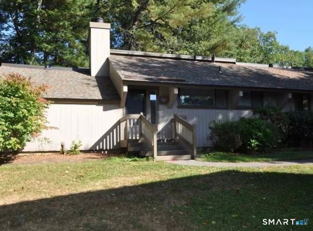 Photo of 48 Great Meadow Lane #48, Farmington, CT 06001 (MLS # 24161422)