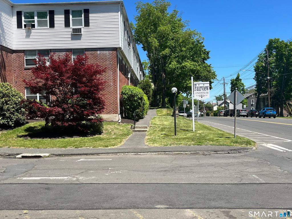 Photo of 16 Fairview Drive #3, Danbury, CT 06810 (MLS # 24175125)