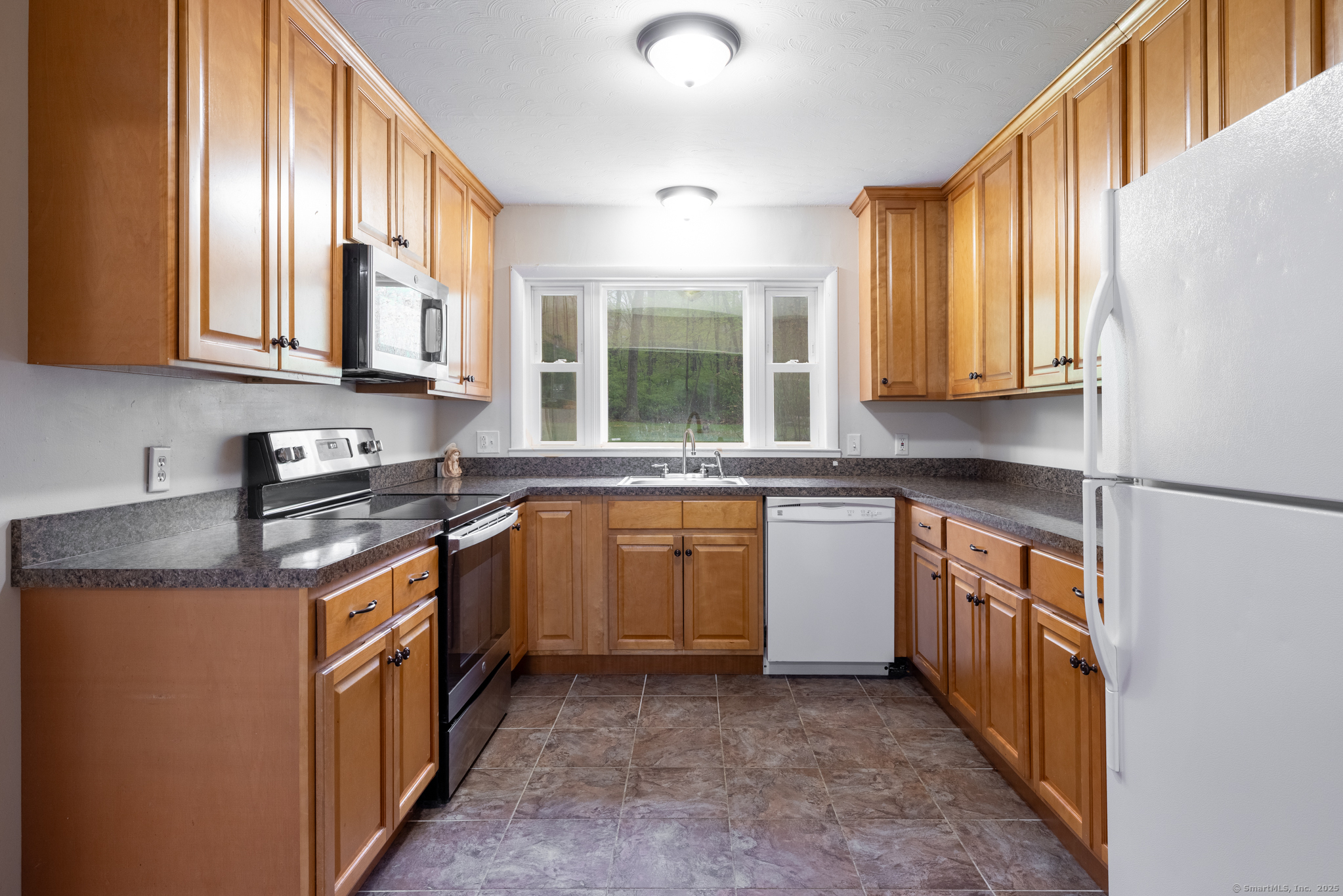 126 Hillcrest Drive, Hebron, Connecticut image 4