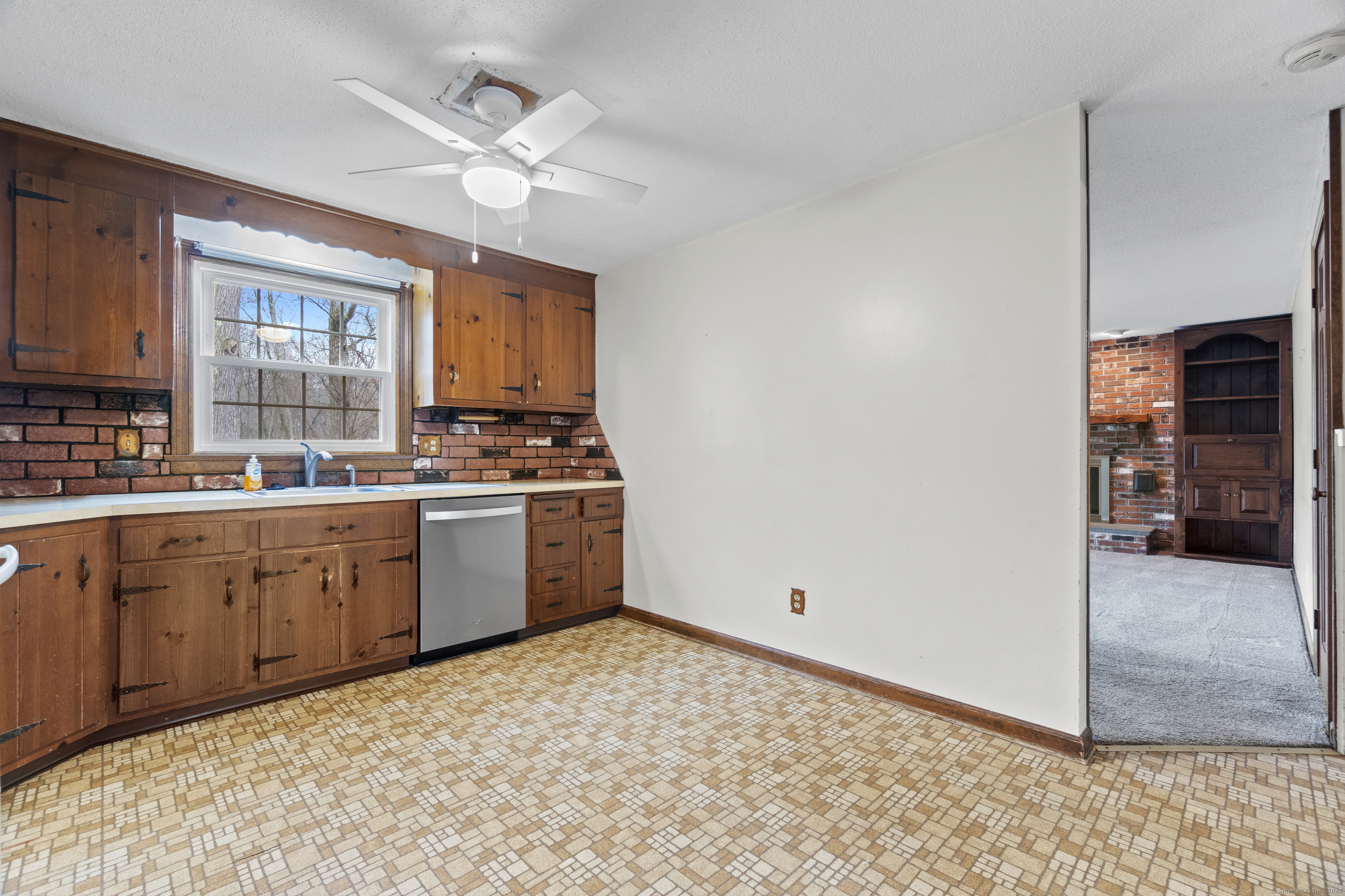 135 Butternut Lane, Southington, Connecticut image 4